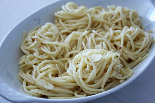 Lazy-Lemon-and-Garlic-Spaghetti